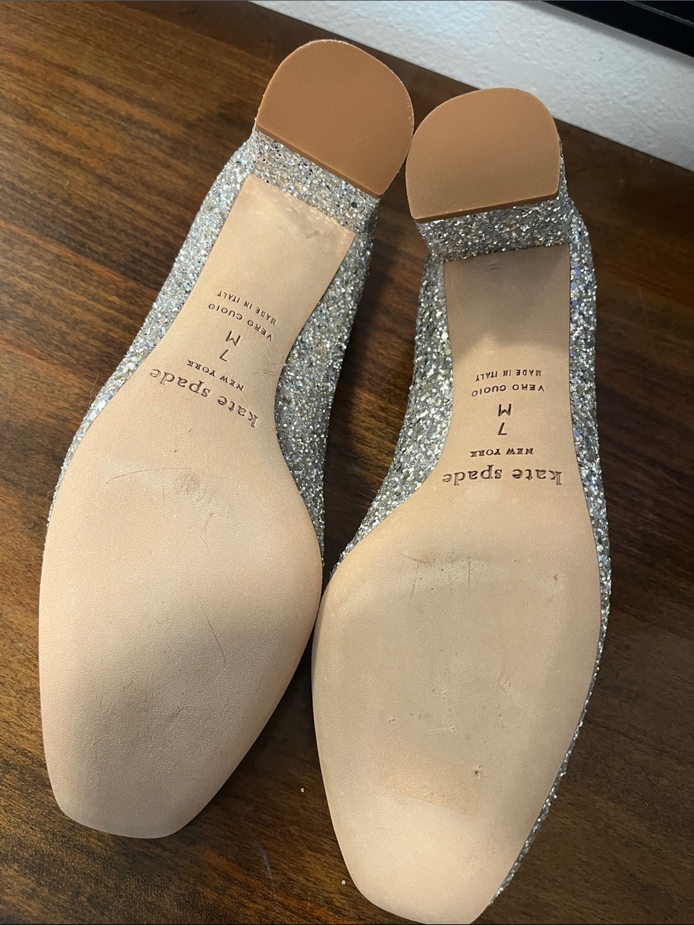 kate spade silver glitter mid-heel pumps Size 7 - Picture 2 of 4
